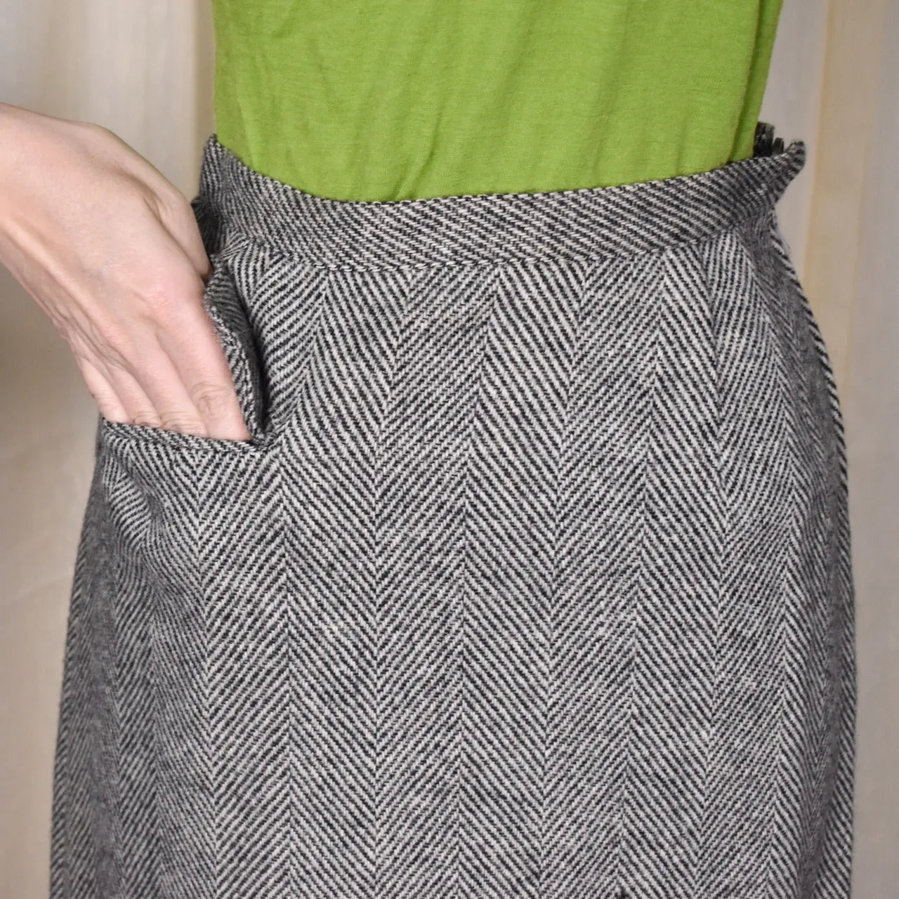 1950s Vintage  Gray Chevron Flap Pocket Pencil Skirt Tailored by h. Schreier