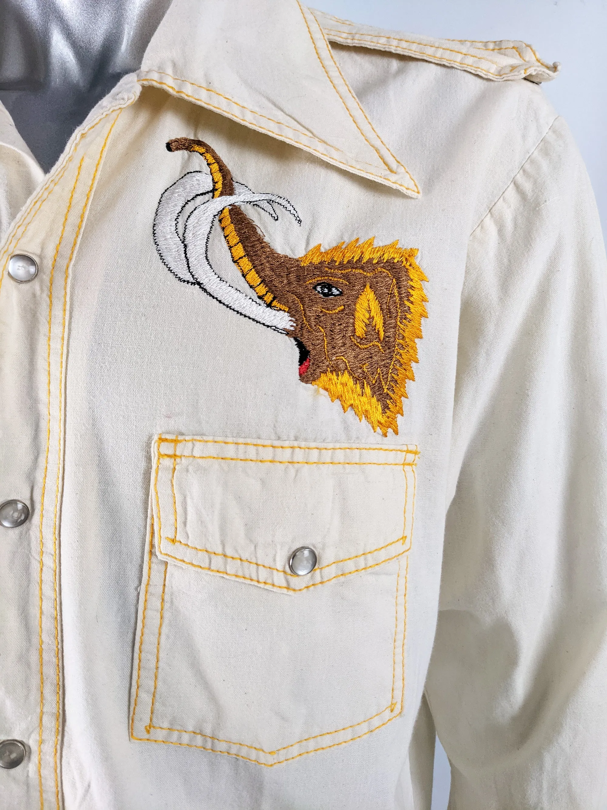 Mens Vintage Embroidered Mammoth Mexican Shirt, 1970s