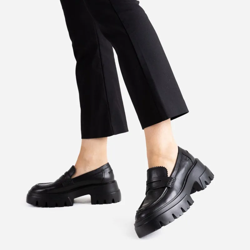 O tizz Black Chunky Loafers